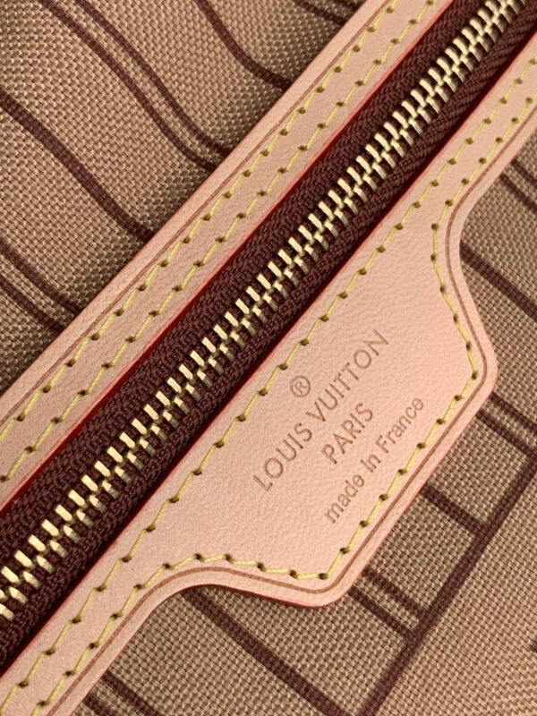 Louis Vuitton Neverfull PM