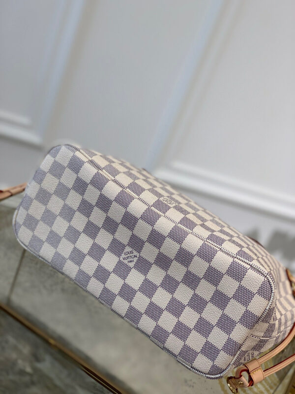 Louis Vuitton Neverfull PM