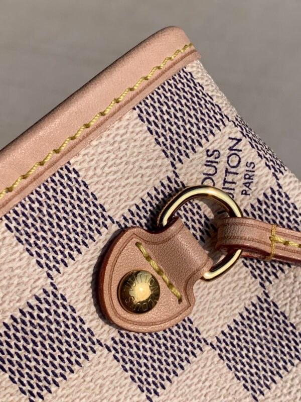 Louis Vuitton Neverfull PM