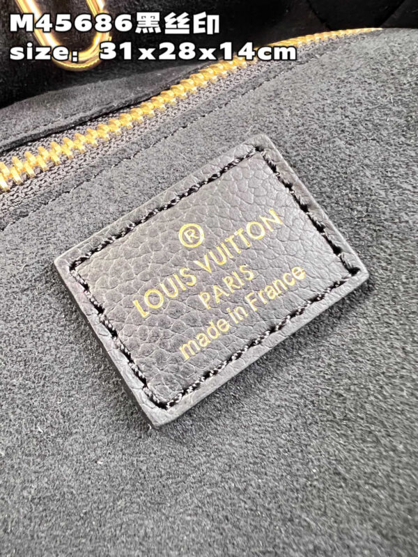 Louis Vuitton Neverfull MM Tote Bag