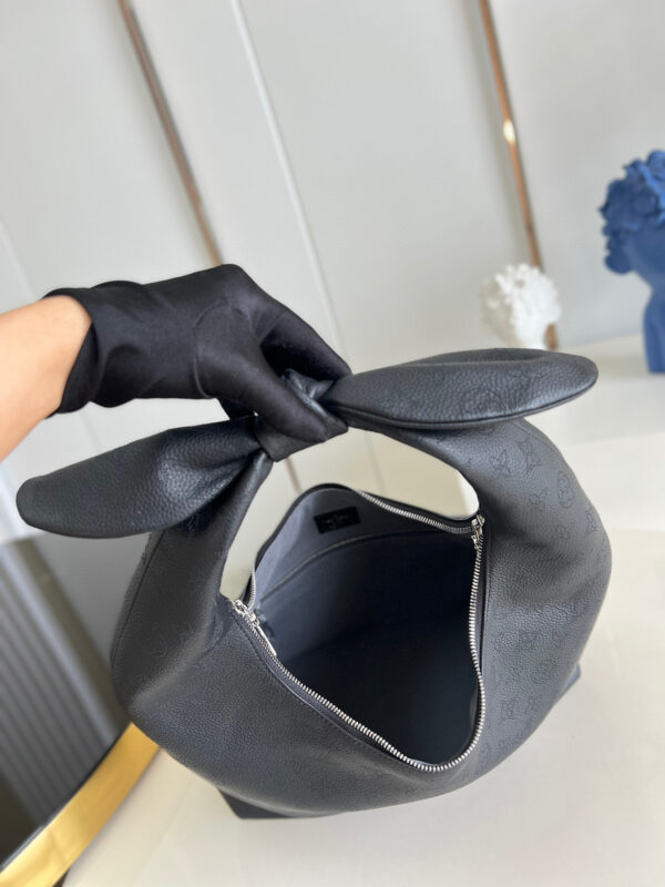 Louis Vuitton Why Knot MM