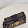 Louis Vuitton Petite Male