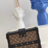 Louis Vuitton Petite Male