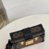 Louis Vuitton Petite Male