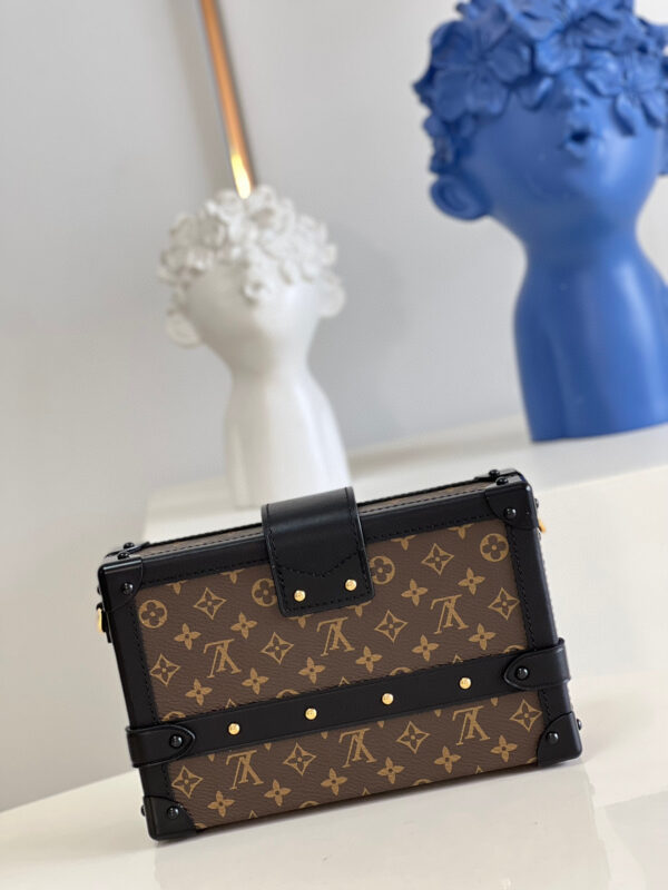 Louis Vuitton Petite Male
