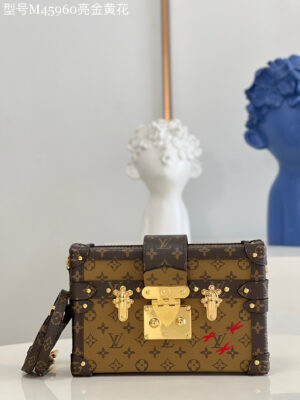 Louis Vuitton Petite Male