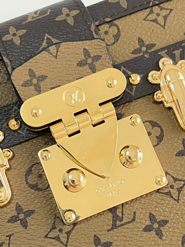 Louis Vuitton Petite Male