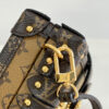 Louis Vuitton Petite Male