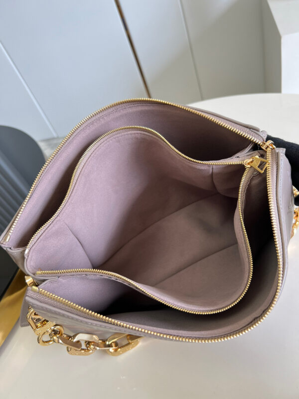 Louis Vuitton Coussin MM