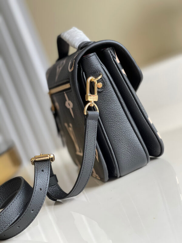 Louis Vuitton Pochette Metis