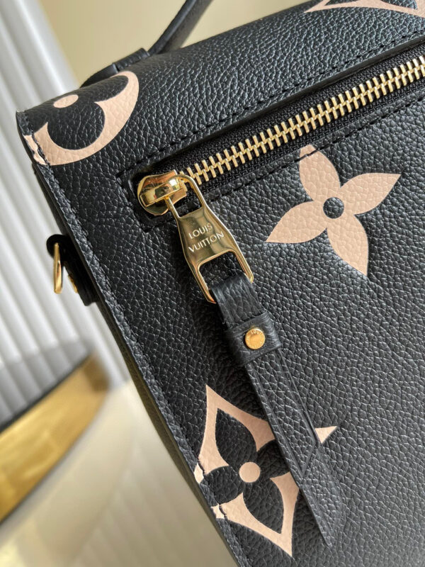 Louis Vuitton Pochette Metis