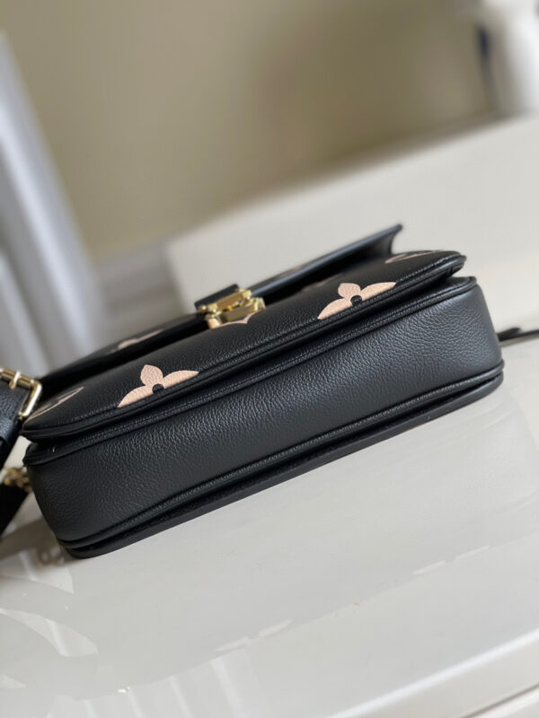 Louis Vuitton Pochette Metis
