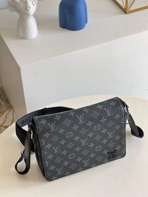 Louis Vuitton District PM Messenger Bag