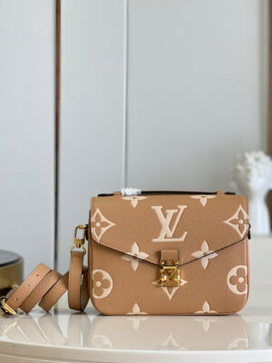 Louis Vuitton Pochette Metis