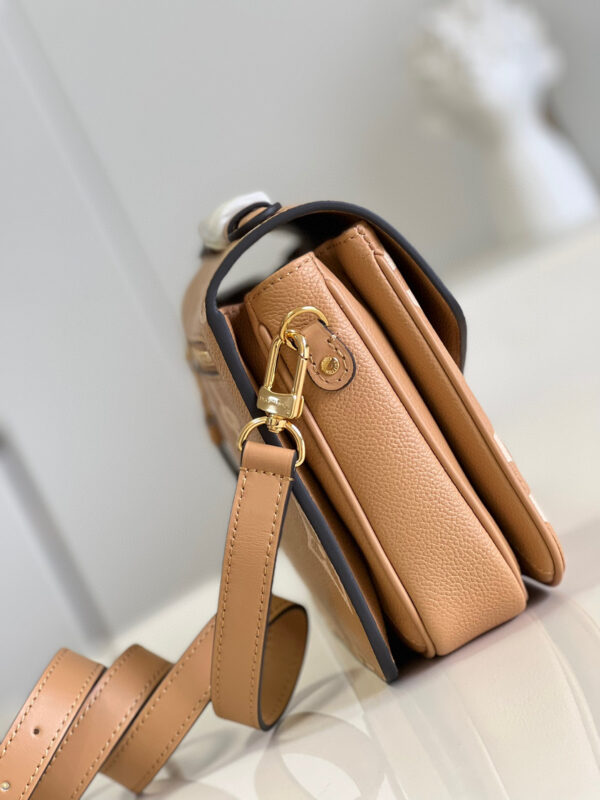 Louis Vuitton Pochette Metis