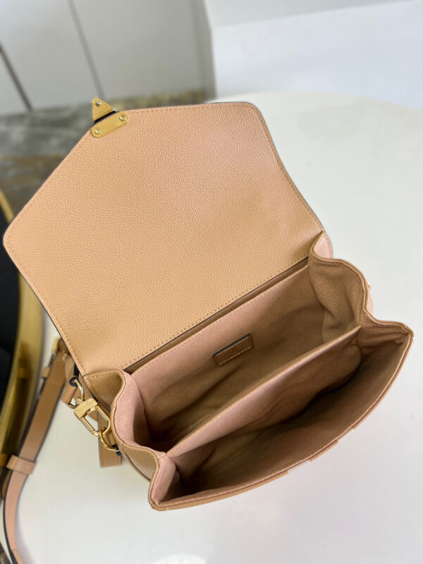 Louis Vuitton Pochette Metis