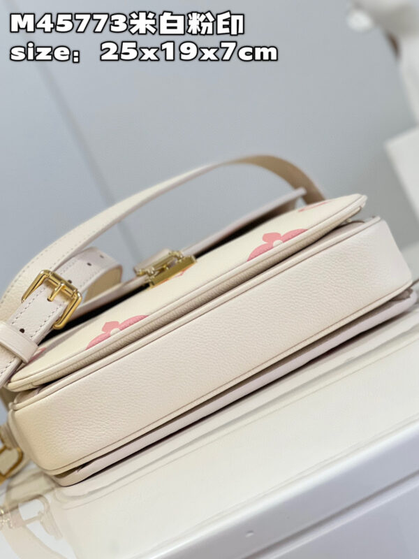 Louis Vuitton Pochette Metis