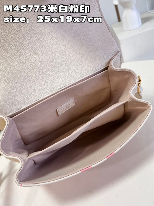 Louis Vuitton Pochette Metis