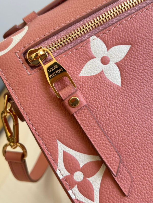 Louis Vuitton Pochette Metis