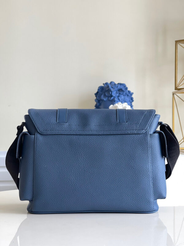Louis Vuitton Christopher Messenger Bag