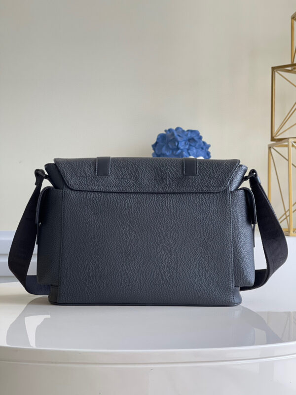 Louis Vuitton Christopher Messenger Bag
