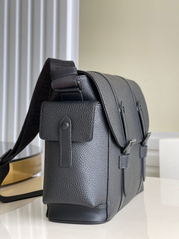 Louis Vuitton Christopher Messenger Bag