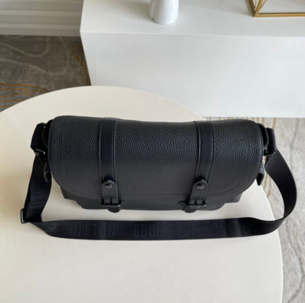 Louis Vuitton Christopher Messenger Bag