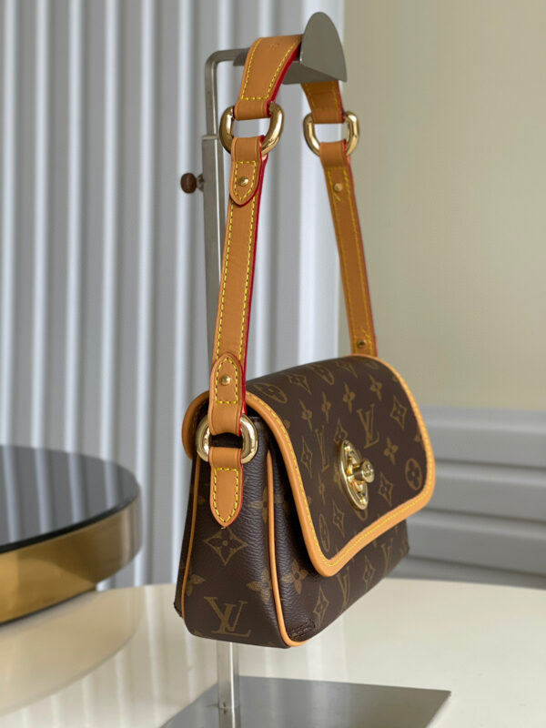 Louis Vuitton Tikal PM