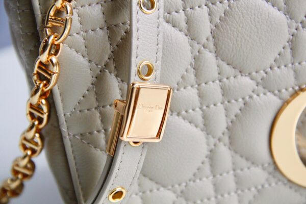 Dior Caro