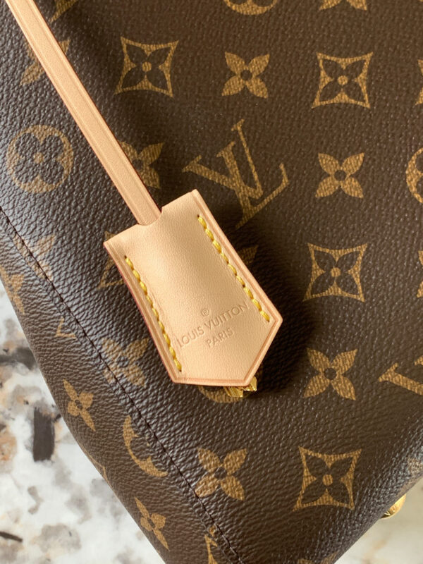 Louis Vuitton Montaigne
