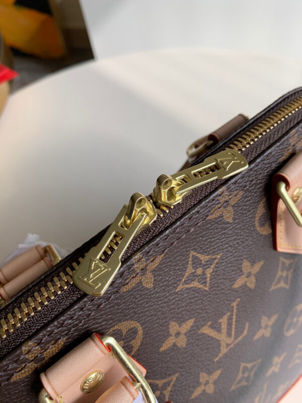 Louis Vuitton Alma MM