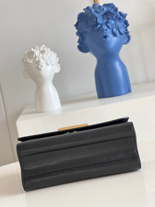 Louis Vuitton Twist MM