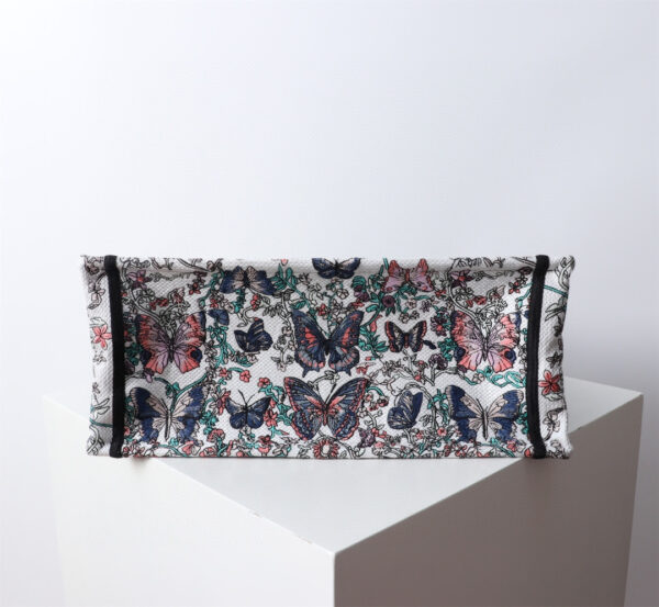 Medium Dior Book Tote