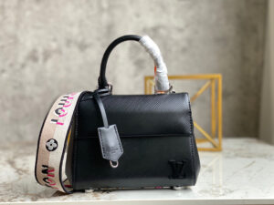 Louis Vuitton Cluny