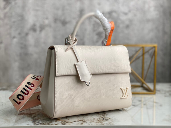 Louis Vuitton Cluny BB
