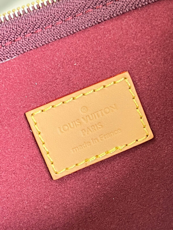 Louis Vuitton Carryall MM