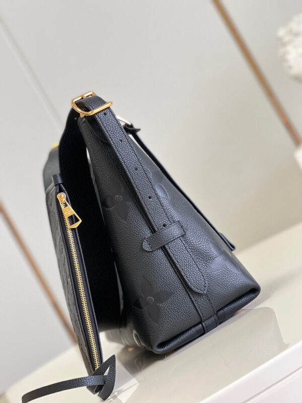 Louis Vuitton Carryall PM