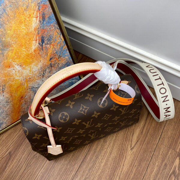 Louis Vuitton Cluny BB