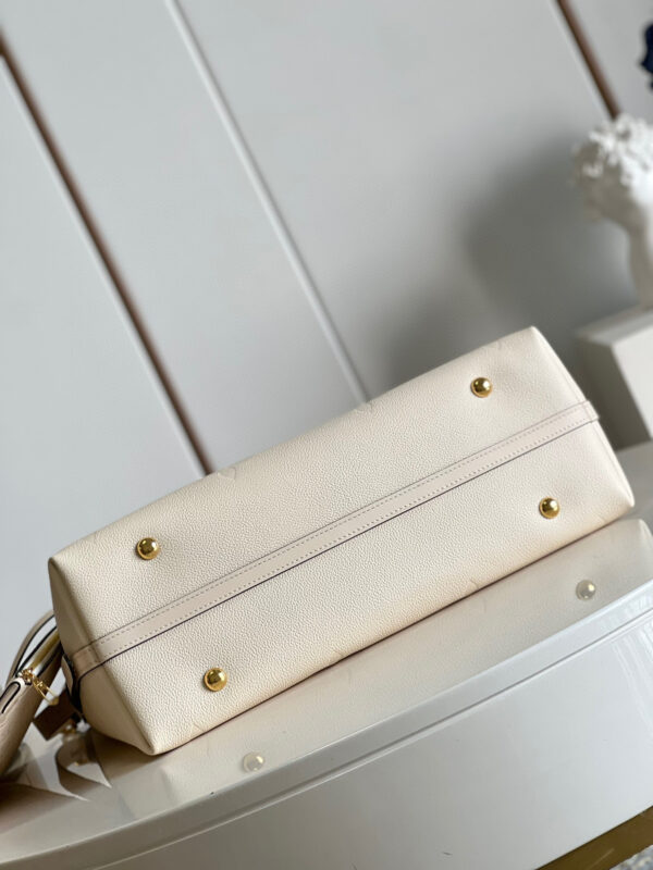 Louis Vuitton Carryall MM