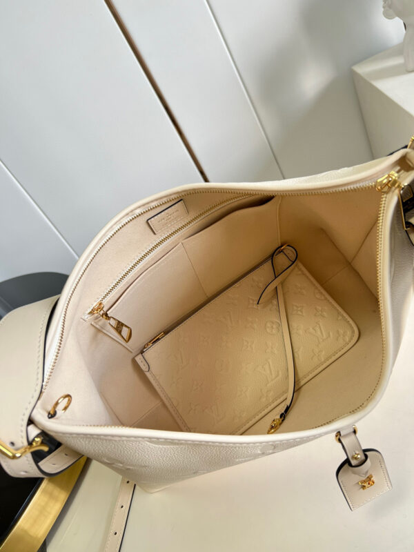 Louis Vuitton Carryall MM
