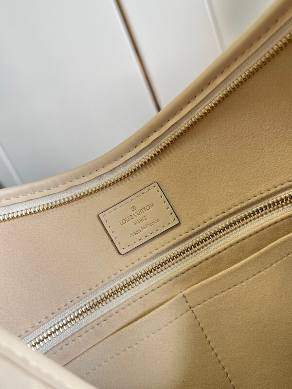 Louis Vuitton Carryall MM