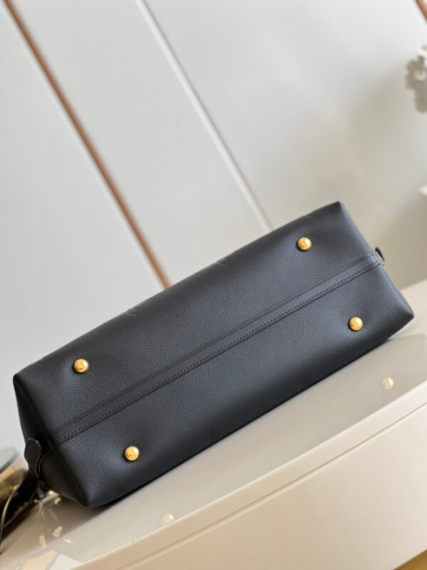 Louis Vuitton Carryall MM