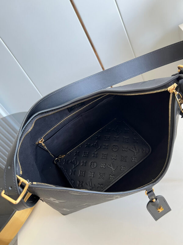 Louis Vuitton Carryall MM
