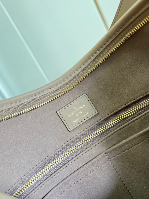 Louis Vuitton Carryall MM