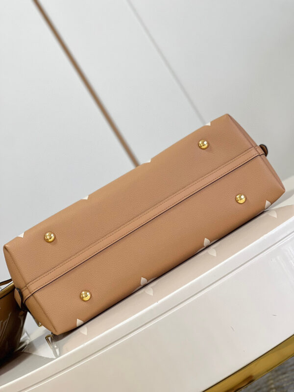 Louis Vuitton Carryall MM