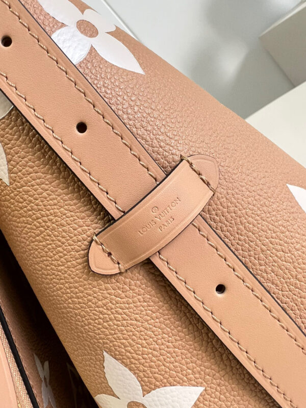 Louis Vuitton Carryall PM