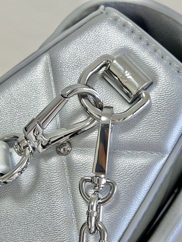 Louis Vuitton Twist