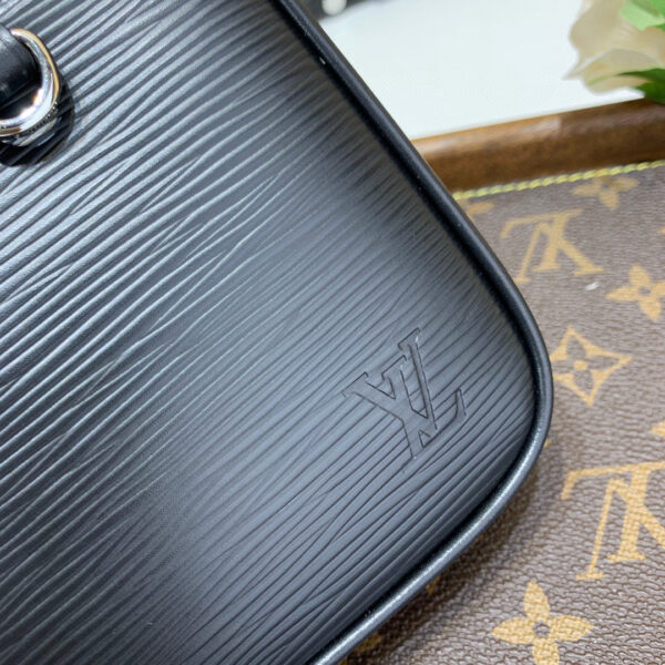 Louis Vuitton Easy Pouch
