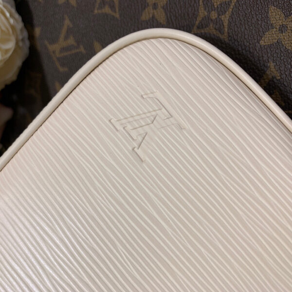 Louis Vuitton Easy Pouch