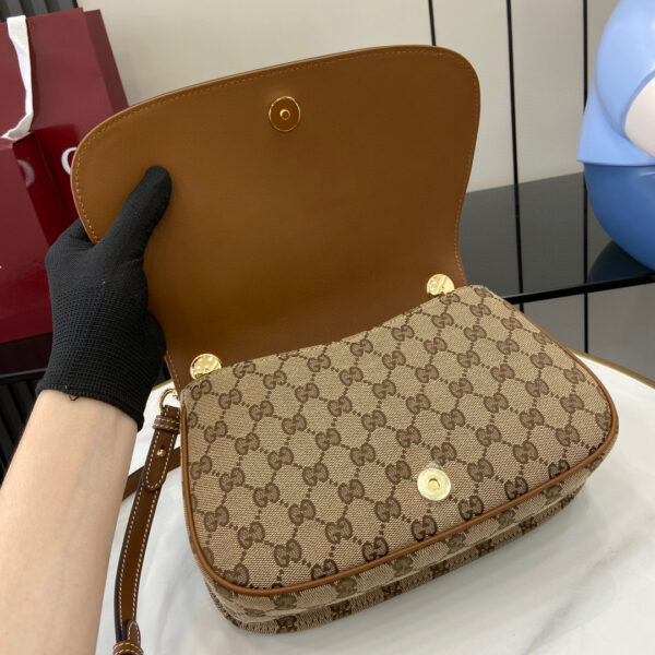 Gucci Blondie medium top handle bag